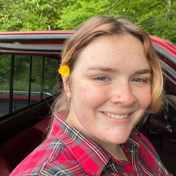 Meet Your Posher - Picture 2 of 4